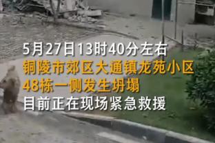 都状态一般啊！乔治半场10中2拿4分&小卡7中2拿7分